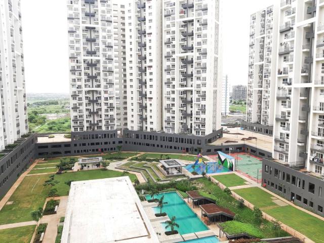 Resale | 1 BHK + 650 Sq.Ft. Apartment in Godrej Infinity