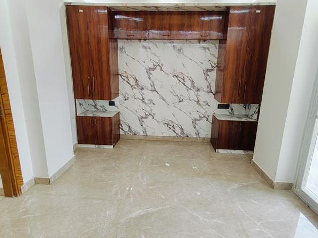 Resale | 1 BHK 650 Sq.Ft. Apartment in Sector 73