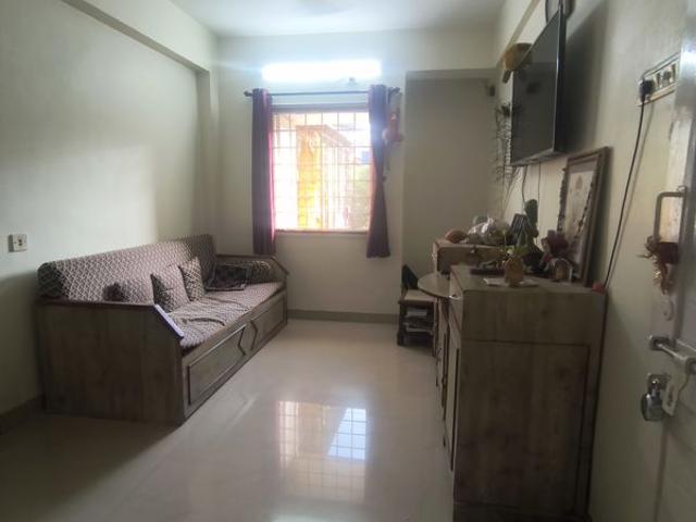 Resale | 1 BHK + 650 Sq.Ft. Apartment in Srishti Complex