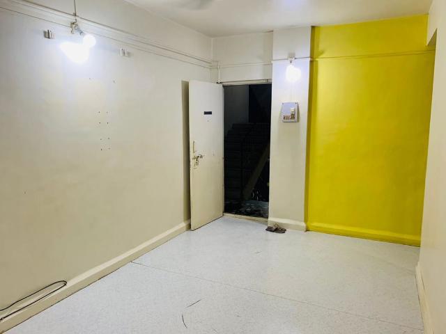 Resale | 1 BHK 665 Sq.Ft. Apartment in Bhusari Colony