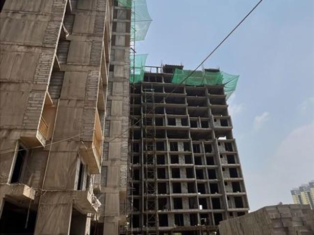Resale | 1 BHK 685 Sq.Ft. Apartment in Taloja Phase 2
