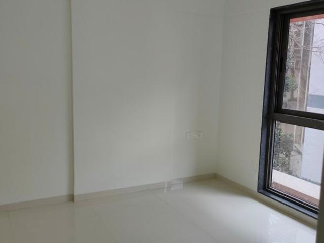 Resale | 1 BHK + 700 Sq.Ft. Apartment in Paramount Garden