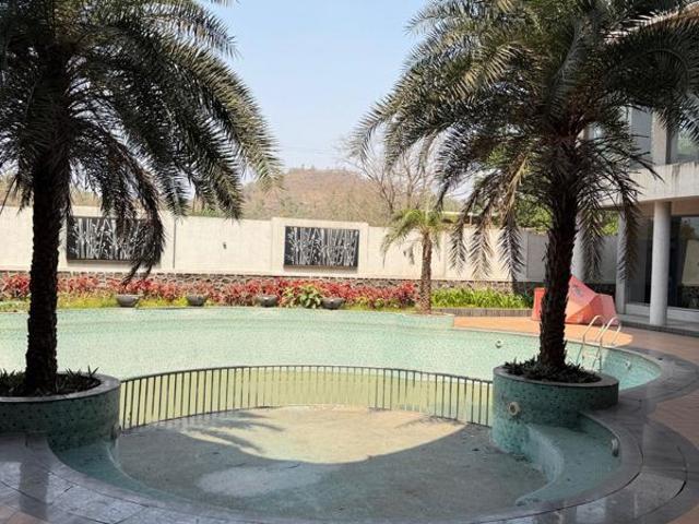 Resale | 1 BHK + Basement,Store Room 715 Sq.Ft. Apartment in Tharwani Ariana Phase IV