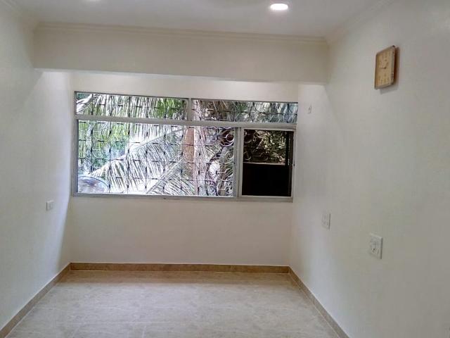 Resale | 1 BHK + Extra Room 500 Sq.Ft. Apartment in Colaba