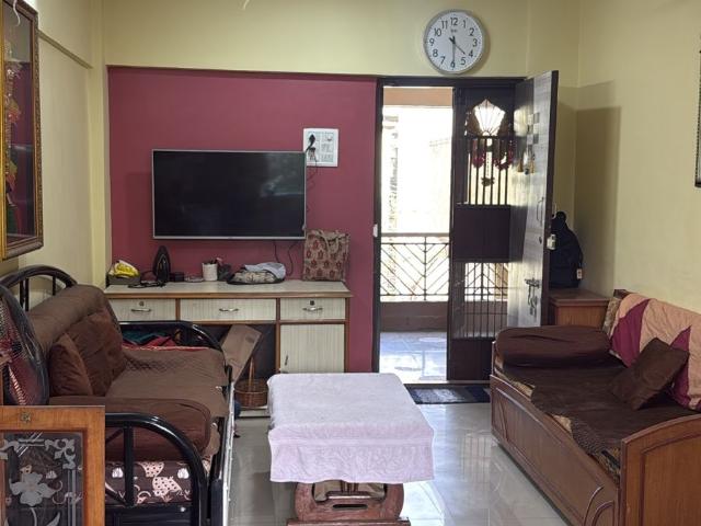 Resale | 1 BHK + Extra Room 600 Sq.Ft. Apartment in Lokgram Complex