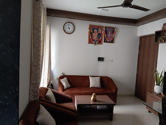 Resale | 1 BHK + Servant Room 380 Sq.Ft. Apartment in Om Pushpanjali