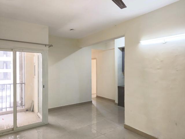 Resale | 1 BHK + Study Room 1607 Sq.Ft. Apartment in Central Park Bellavista Towers