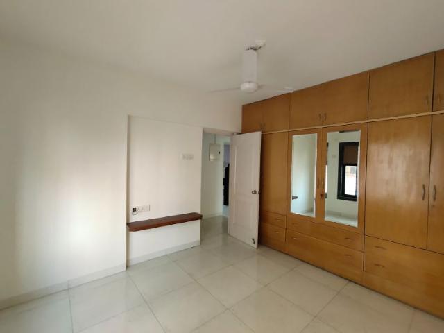 Resale | 1 BHK + Pooja Room 410 Sq.Ft. Apartment in Akruti Hubtown