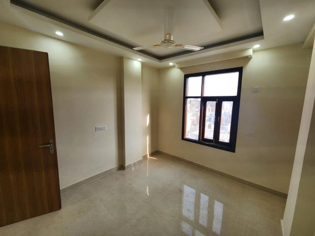 Resale | 1 BHK + Pooja Room 450 Sq.Yd. Apartment in Chattarpur