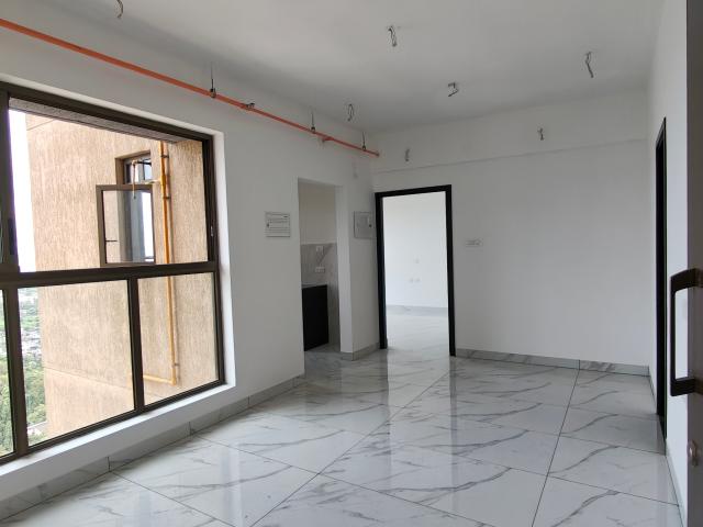 Resale | 1 BHK + Pooja Room,Extra Room 418 Sq.Ft. Apartment in Raymond Ten X Habitat