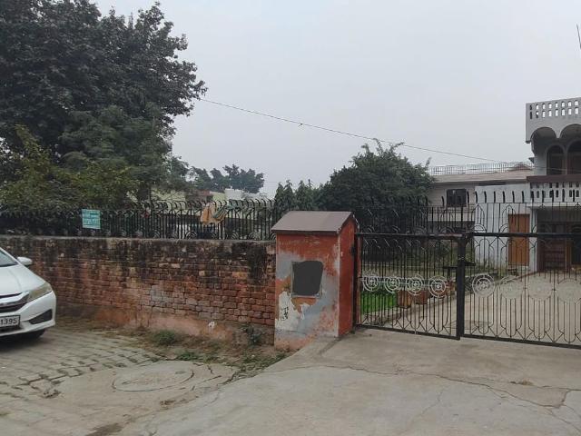 Resale | 1 BHK + Pooja Room,Store Room 500 Sq.Yd. Independent House in Sector 9