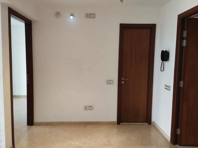 Resale | 1 BHK + Prayer Room 550 Sq.Ft. Apartment in One Hiranandani Park