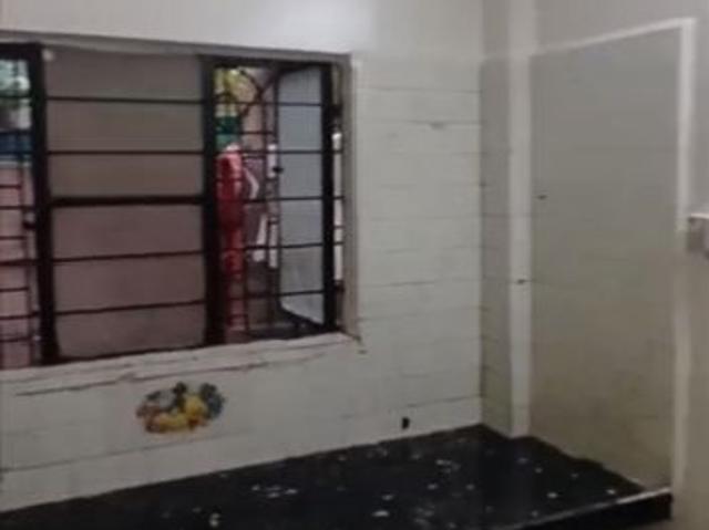 Resale | 1 Rk 420 Sq.Ft. Apartment in Kala Nagar