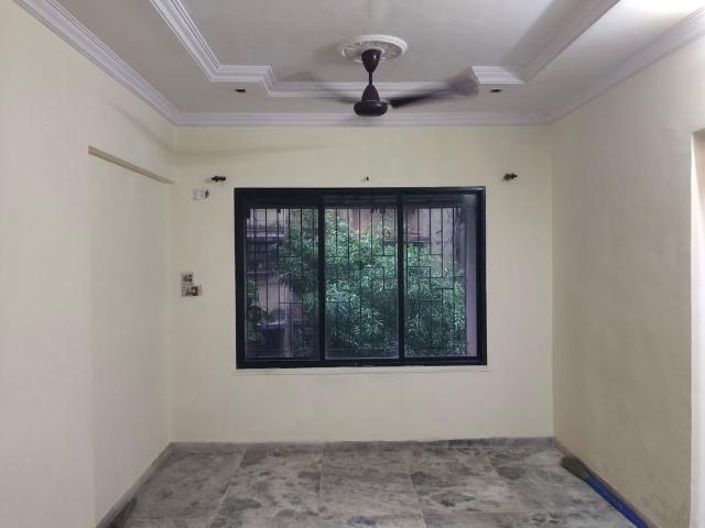 Resale | 1 Rk 450 Sq.Ft. Apartment in Nahur East