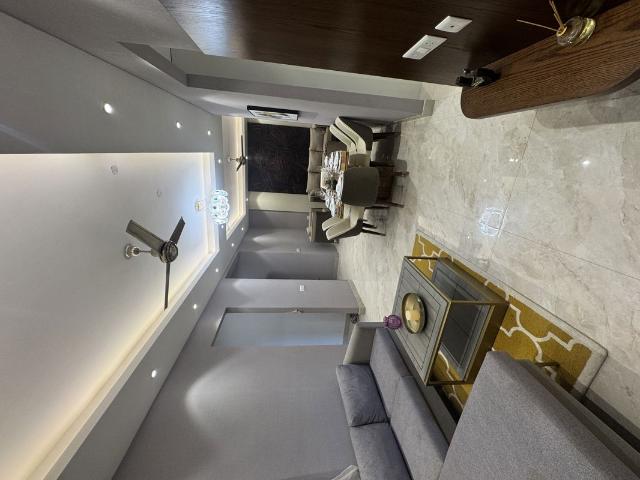 Resale | 1 Rk 695 Sq.Ft. Apartment in Supertech Supernova Spira Suites
