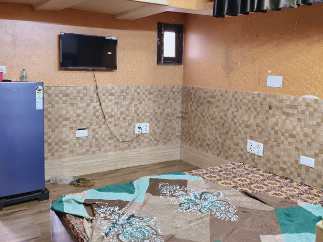 Resale | 1 Rk 250 Sq.Ft. Apartment in Aashirwad Appartment Sect