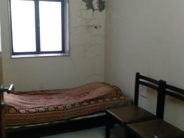Resale | 1 Rk 325 Sq.Ft. Apartment in Colaba