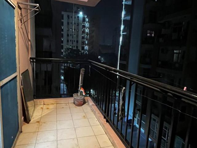 Resale | 1 Rk + Extra Room 350 Sq.Ft. Apartment in Neel Kanth Apartment