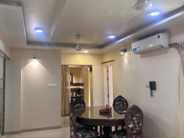Resale | 1 Rk + Pooja Room 450 Sq.Ft. Apartment in Amanora Desire Tower
