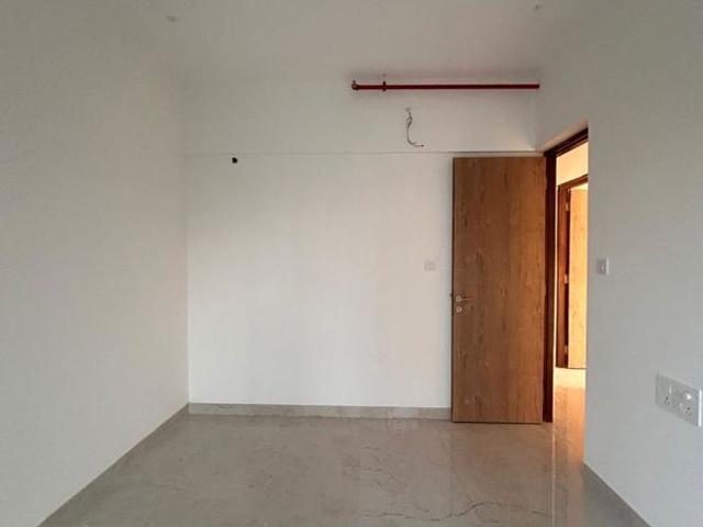 Resale | 2.5 BHK + 750 Sq.Ft. Apartment in Rustomjee Pinnacle