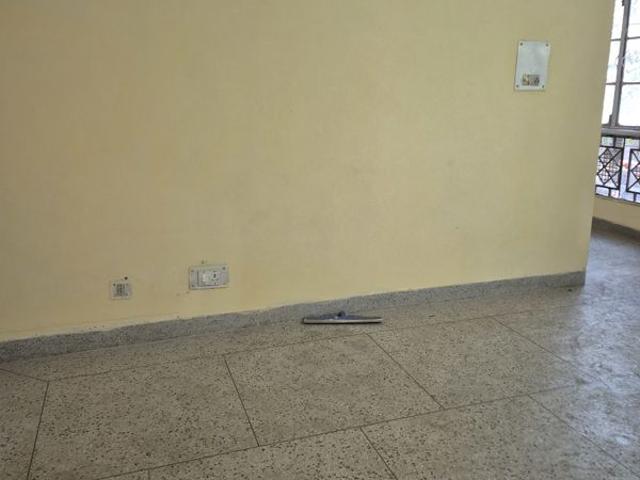 Resale | 2.5 BHK + 810 Sq.Ft. Apartment in Mayur Vihar