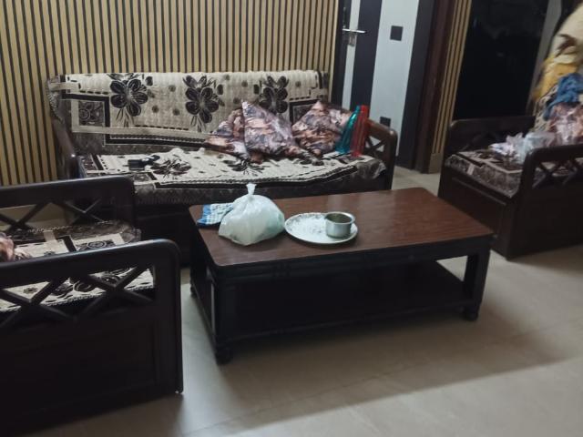 Resale | 2.5 BHK 850 Sq.Ft. Apartment in Mayur Vihar 1