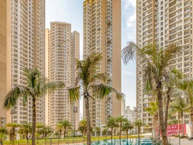 Resale | 2.5 BHK 925 Sq.Ft. Apartment in Runwal Greens