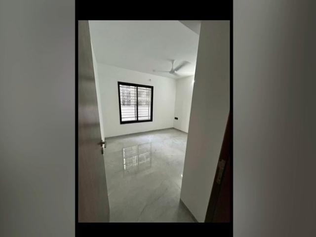 Resale | 2.5 BHK 940 Sq.Ft. Apartment in Unique Youtopia