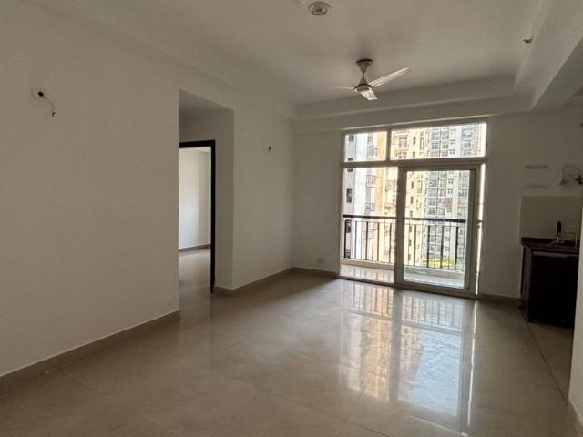 Resale | 2.5 BHK 950 Sq.Ft. Apartment in Amrapali Zodiac