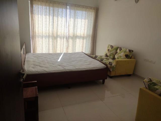 Resale | 2.5 BHK + 981 Sq.Ft. Apartment in Runwal Elegante