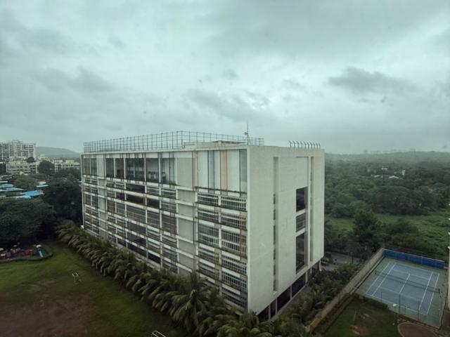 Resale | 2.5 BHK 997 Sq.Ft. Apartment in Oberoi Realty Woods