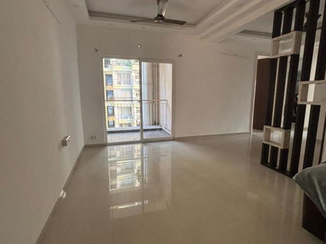 Resale | 2.5 BHK 1015 Sq.Ft. Apartment in Sector 76