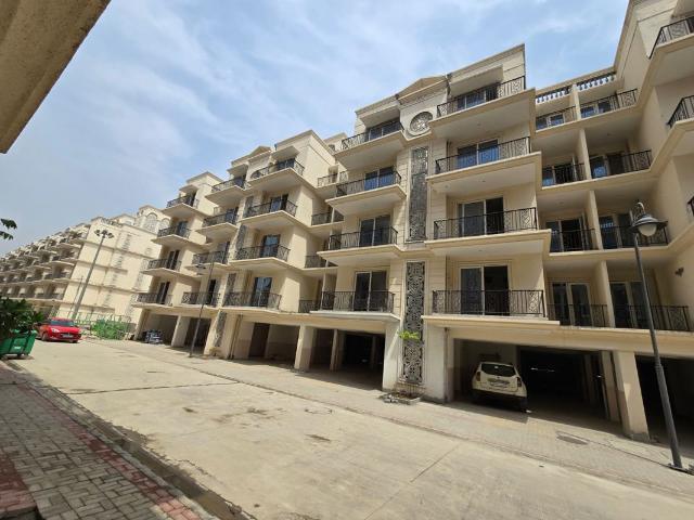 Resale | 2.5 BHK + 1081 Sq.Ft. Apartment in Signature Global Park 4 and 5