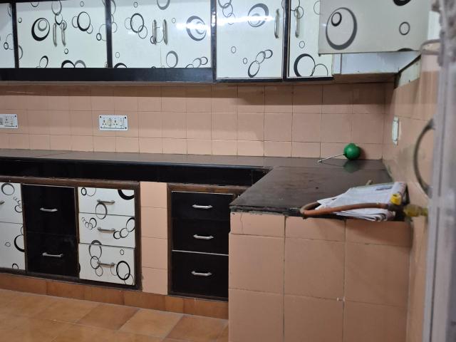 Resale | 2.5 BHK 1100 Sq.Ft. Apartment in Dda Flat Mayur Vihar Pha