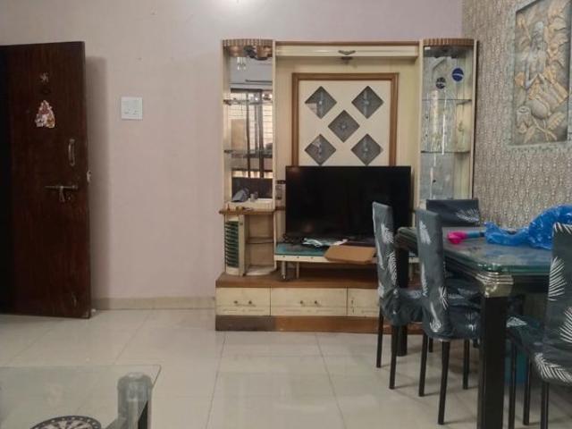Resale | 2.5 BHK + 1100 Sq.Ft. Apartment in Haware Splendor