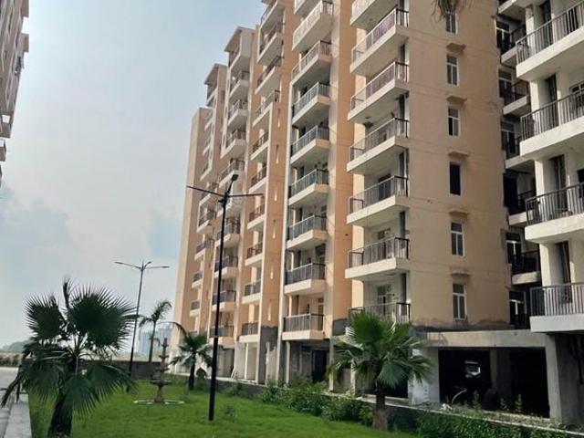 Resale | 2.5 BHK + 1114 Sq.Ft. Apartment in Eureka Diya Green City