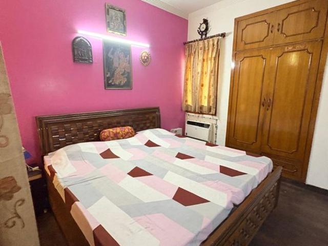 Resale | 2.5 BHK + 1135 Sq.Ft. Apartment in Prateek Laurel