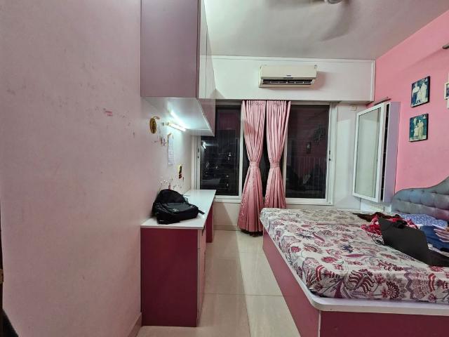 Resale | 2.5 BHK 1150 Sq.Ft. Apartment in Sheth Clarion