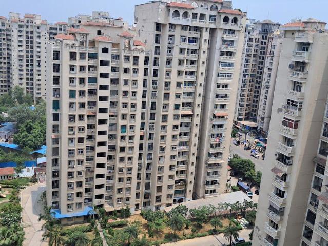 Resale | 2.5 BHK 1180 Sq.Ft. Apartment in Amrapali Silicon City