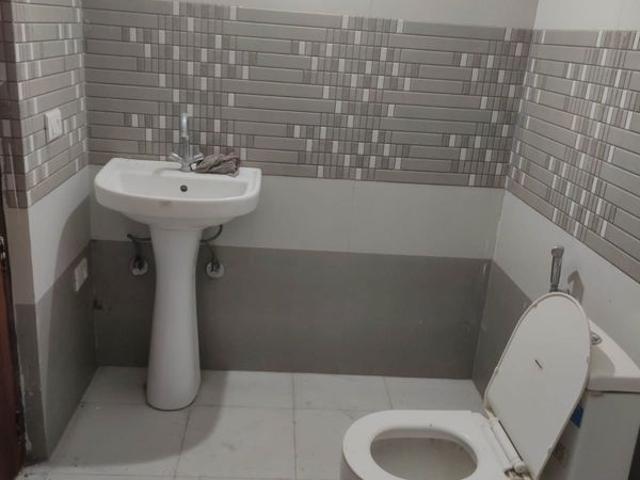 Resale | 2.5 BHK + 1180 Sq.Ft. Apartment in JKG Palm Resort