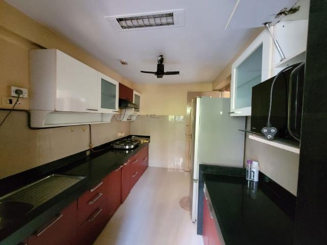 Resale | 2.5 BHK 1235 Sq.Ft. Apartment in Raheja Acropolis