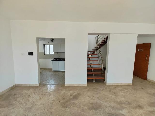 Resale | 2.5 BHK + 1236 Sq.Ft. Penthouse in Marvel Fria