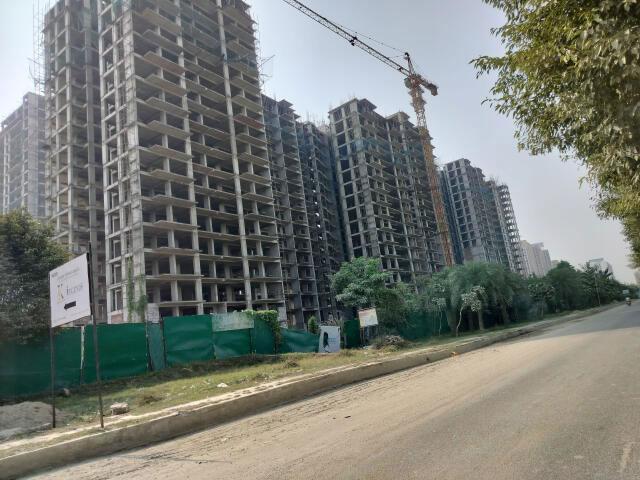 Resale | 2.5 BHK + 1250 Sq.Ft. Apartment in Omaxe Grand Omaxe