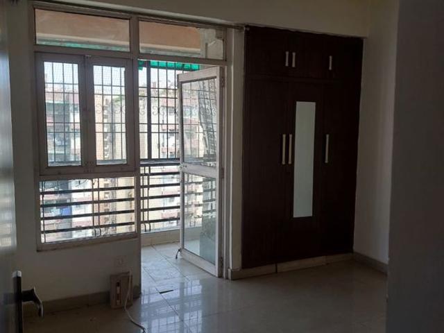 Resale | 2.5 BHK + 1450 Sq.Ft. Apartment in Panchsheel Wellington