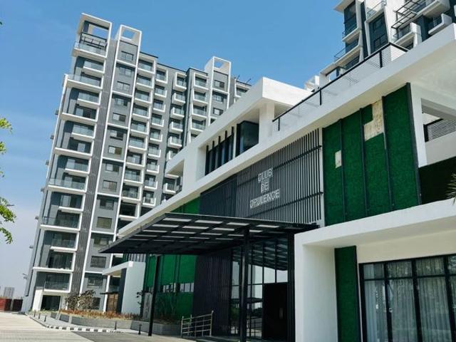 Resale | 2.5 BHK + 1481 Sq.Ft. Apartment in One OAK Natura