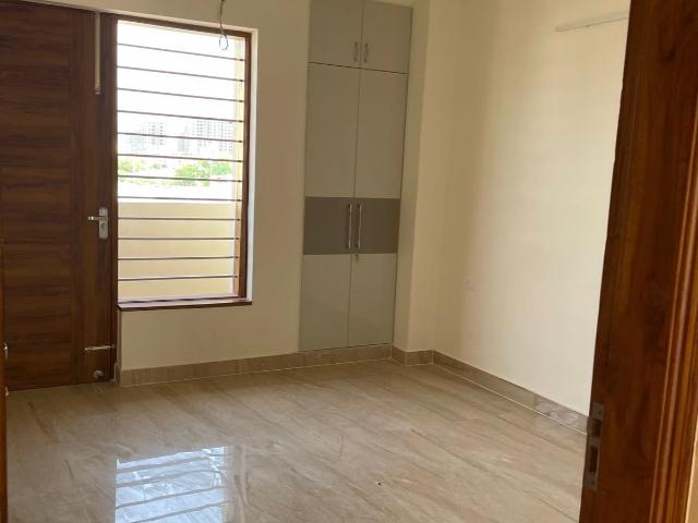 Resale | 2.5 BHK 150 Sq.Yd. Apartment in Amolik Residency