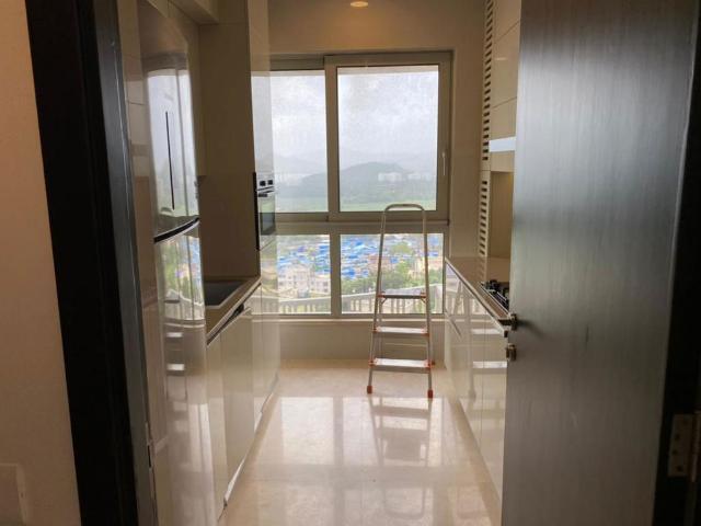 Resale | 2.5 BHK 1510 Sq.Ft. Apartment in K Raheja Vihar
