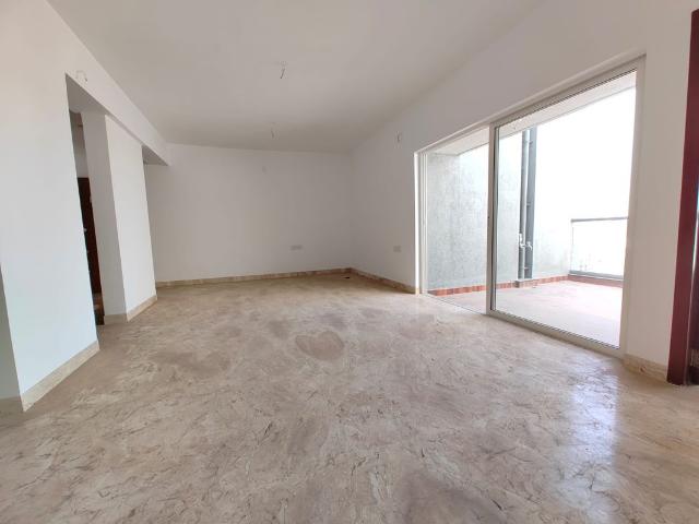 Resale | 2.5 BHK + 1526 Sq.Ft. Penthouse in Marvel Fria