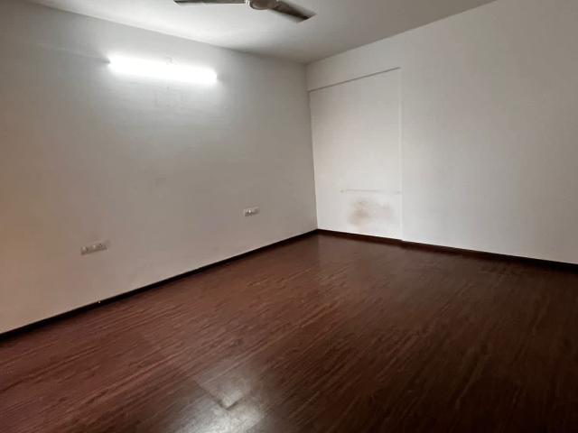 Resale | 2.5 BHK 1527 Sq.Ft. Apartment in Ganga Platino