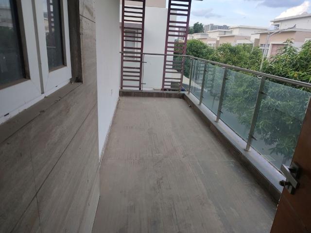 Resale | 2.5 BHK 1537 Sq.Ft. Apartment in Candeur Crescent